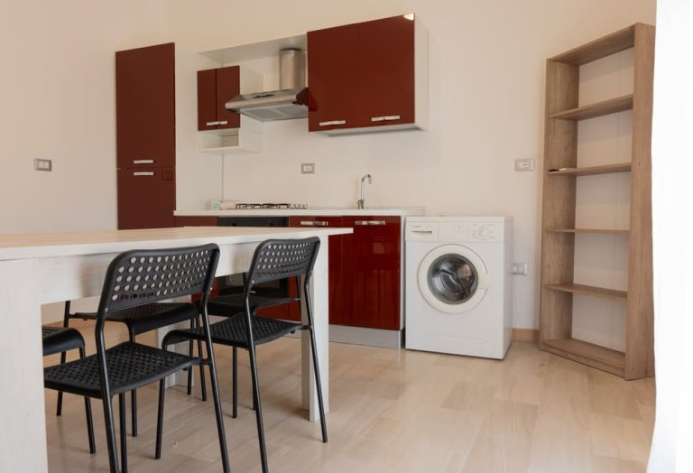 cucina-con-tavolo.jpg