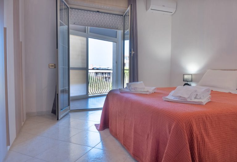 stanza-da-letto-case-vacanza-colletta.jpg